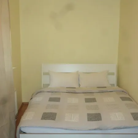 Seven Fridays Gasthof *