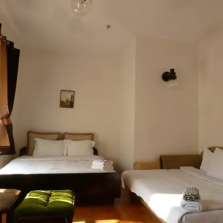 Seven Fridays Pensionat *