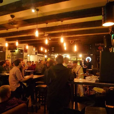 Seven Fridays Gasthuis *