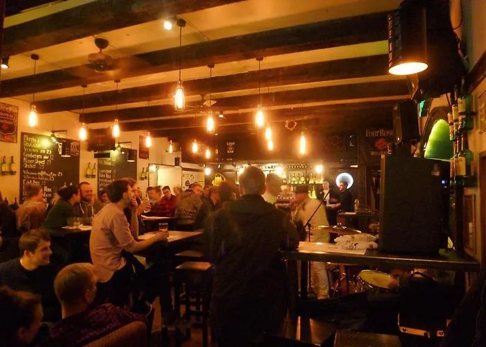 Seven Fridays Gasthuis *